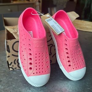 nwt Native kids shoes, pink, C13